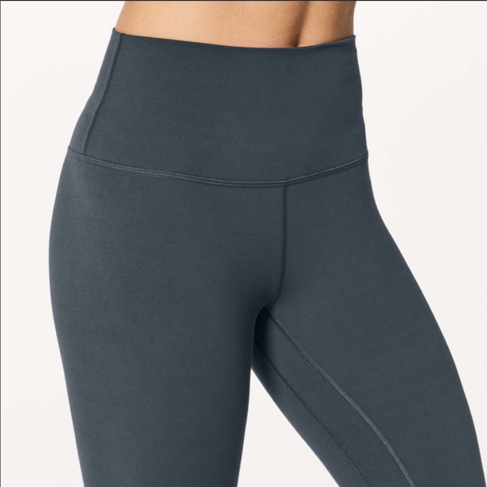 🍋 Lululemon MELANITE Align crop 21” Sz. 2